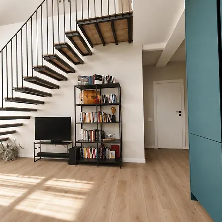 The Ohrid Loft 12 Апартаменти